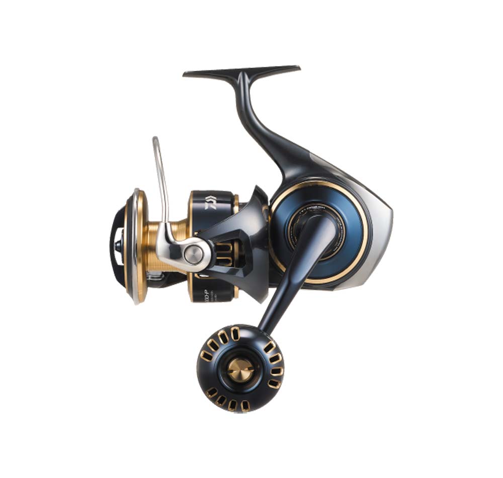 Daiwa 25 Saltiga Spin Reel With FREE Limited Edition Saltiga Cuddler 185F Stick Bait (While Stocks Last)